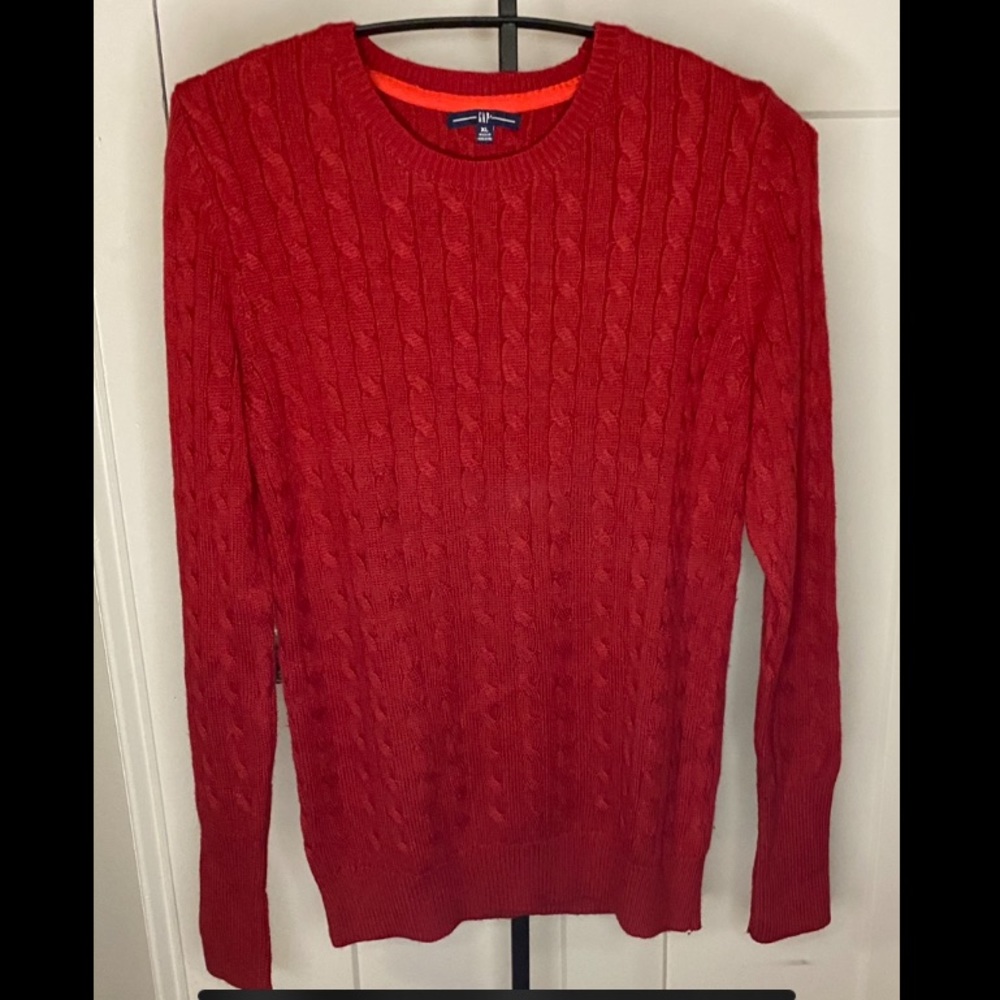 GAP sweater